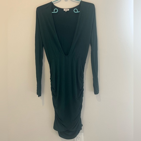 Tobi low cut dress - Picture 1 of 2